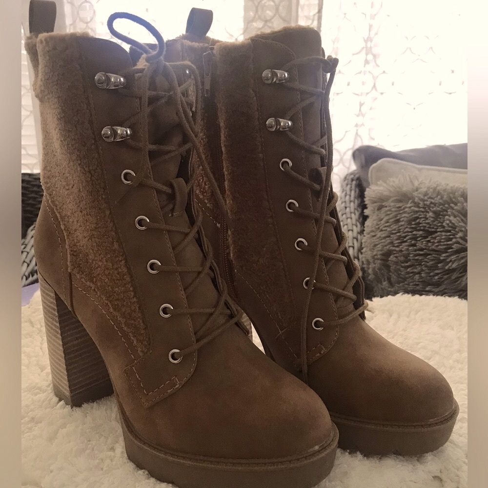 New Dolce Vita Dixy Faux Shearling Trim Heel Platform Boots